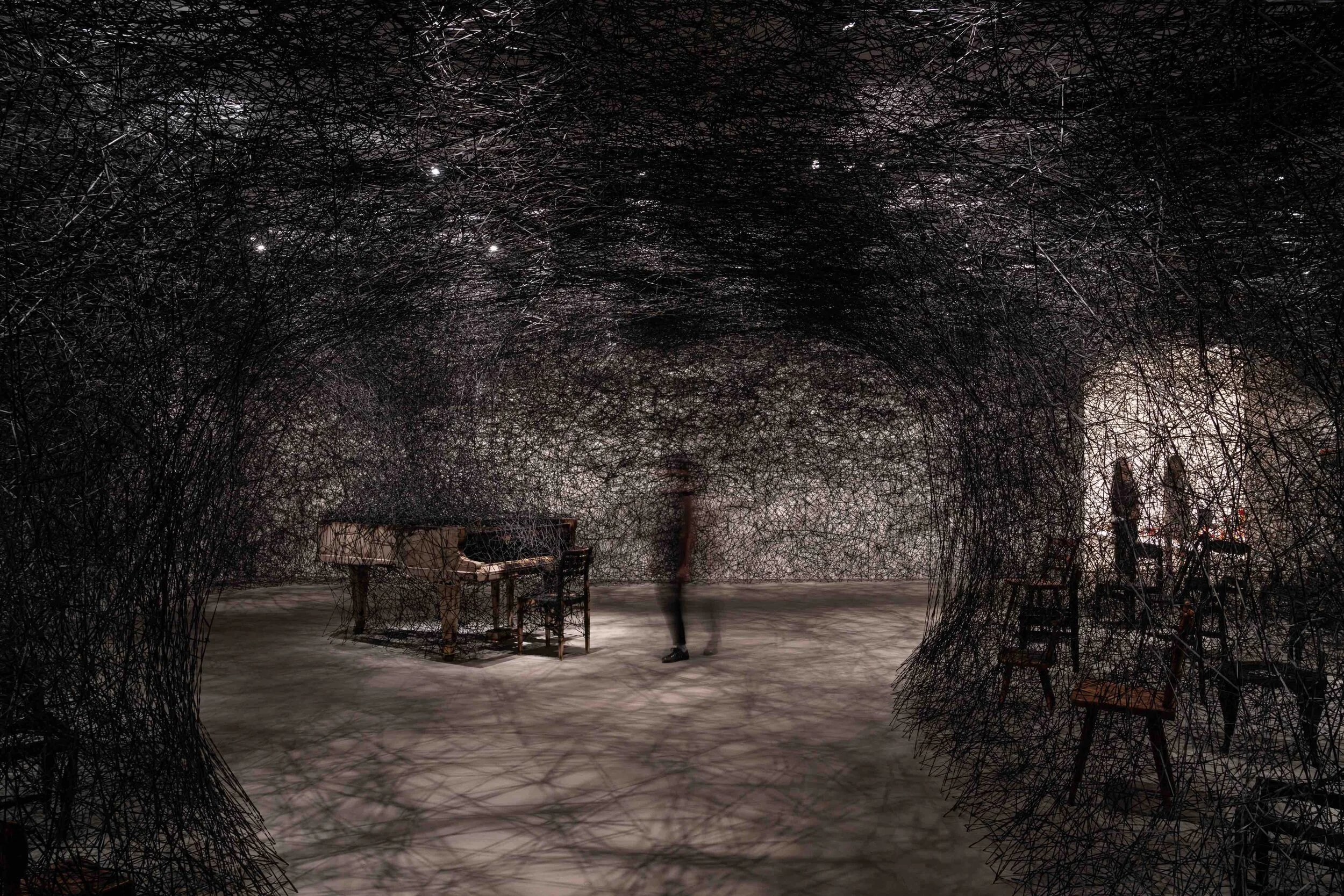 CHIHARU SHIOTA–塩田千春